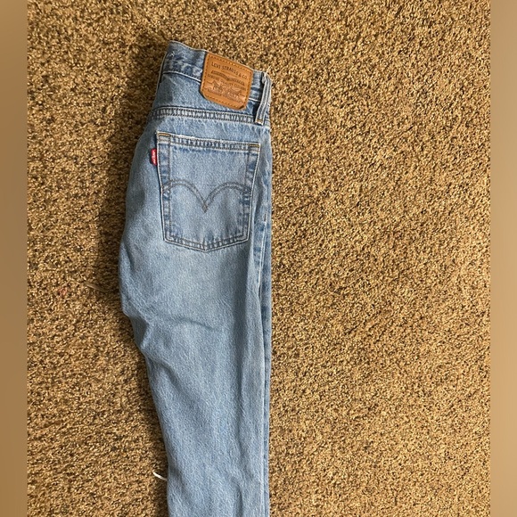 Levi’s - Picture 3 of 3